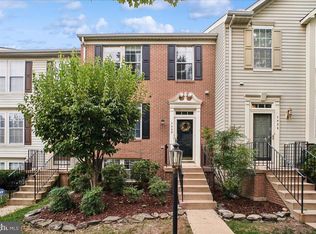 7438 Gadsby Sq, Alexandria, VA 22315