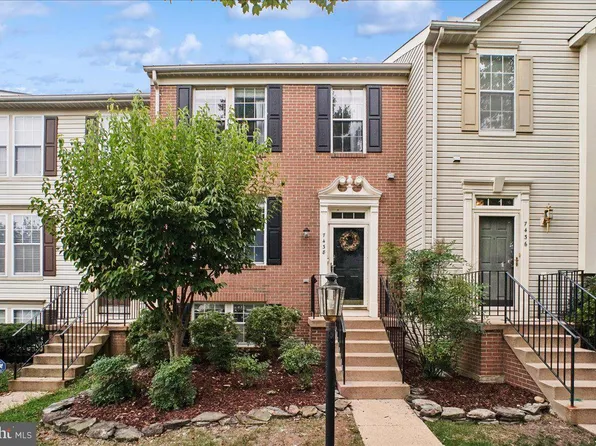 7438 Gadsby Sq, Alexandria, VA 22315