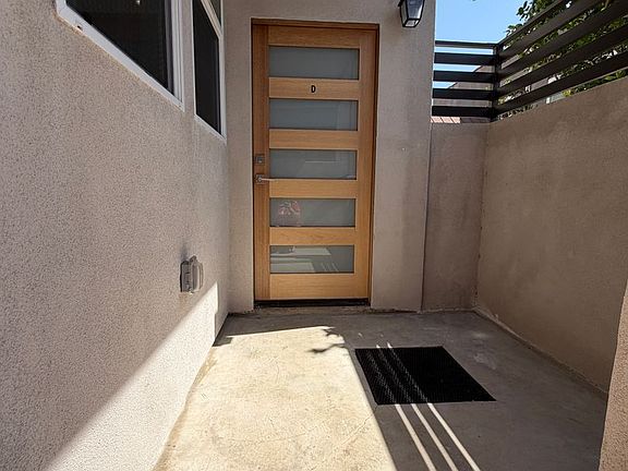3rd image of 1045 Sonora Ave #D