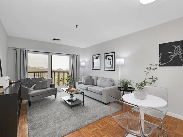 133 Commander Shea Blvd APT 620, Quincy, MA 02171