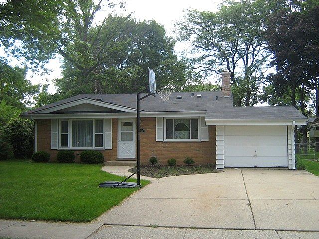 1st image of 163 Windsor Ave