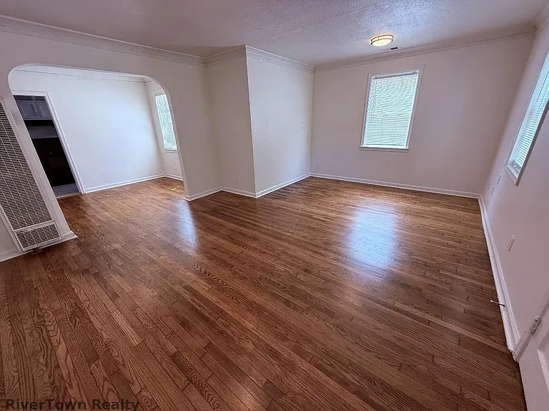 2677 Larose Ave — Photo 7