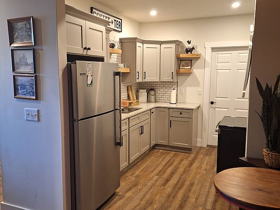 3rd image of 435 W Grant St #6