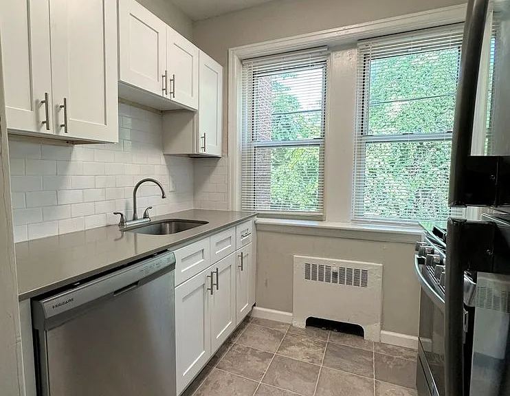 Greenside Manor — Photo 16