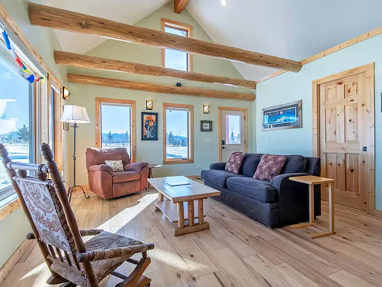 5077 Pine Dr — Photo 2