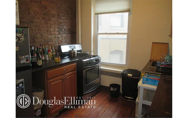 Rented by Douglas Elliman | media 8