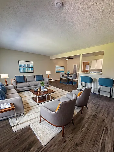 909 S Citron St #2 Photo 1