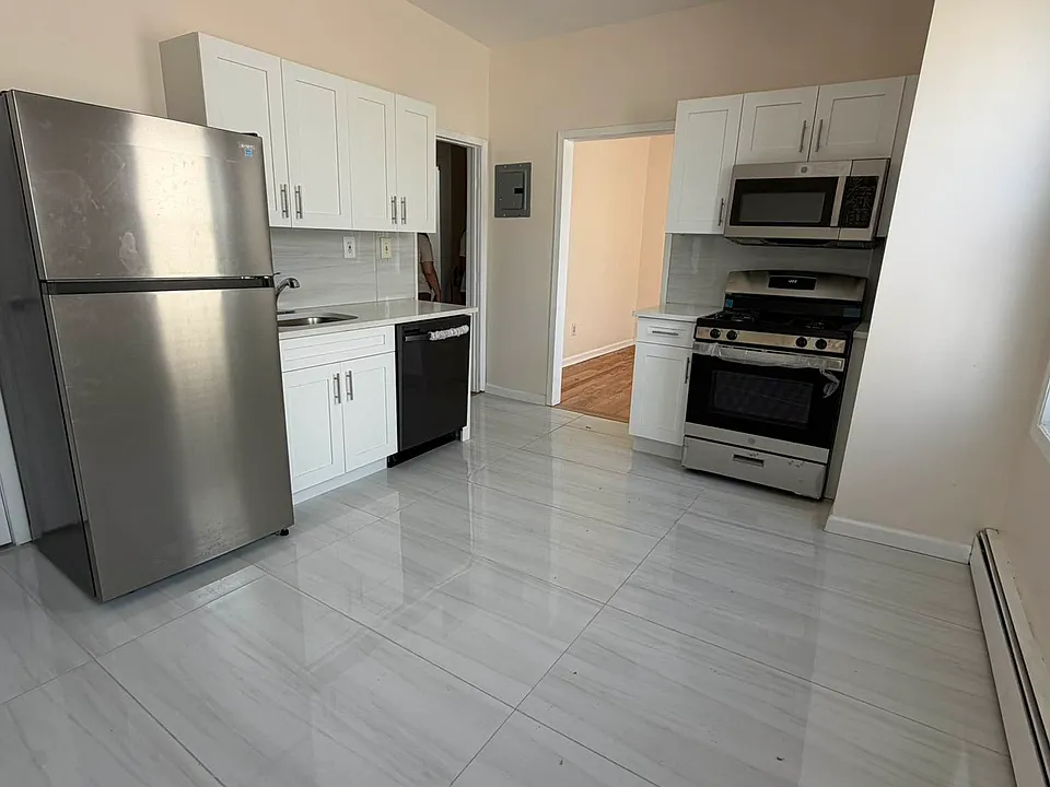 106-25 160th St #3Q
