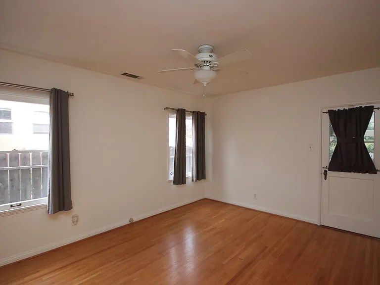 412 N Campbell Ave — Photo 16