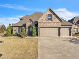6201 S 49th St, Rogers, AR 72758