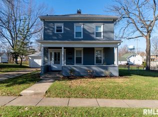 112 N Elm St, Washington, IL 61571