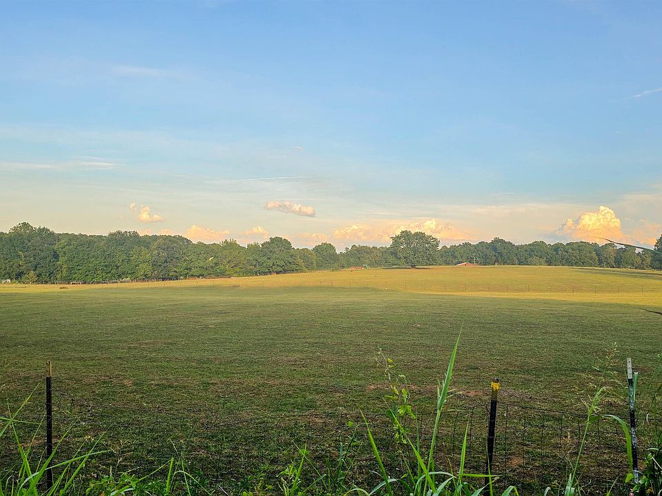 1st image of 146 Country Oak Rd