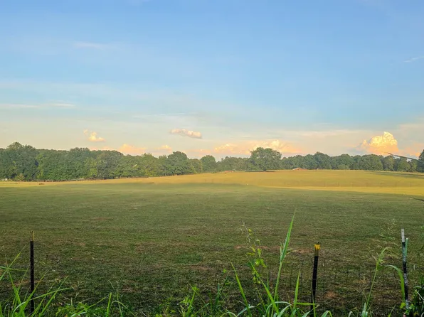 146 Country Oak Rd, Chesnee, SC 29323
