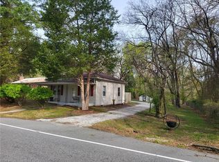 7 Saunders Rd, Newport News, VA 23601