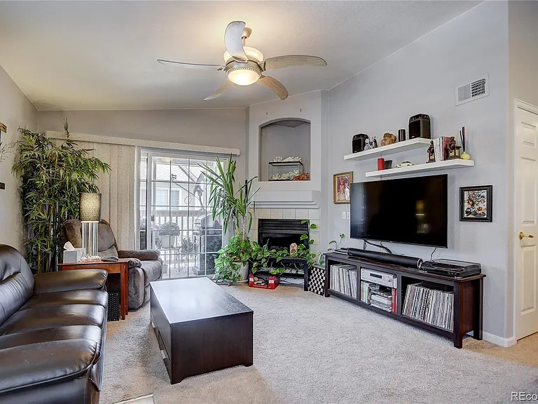 1435 S Galena Way #203 — Photo 2