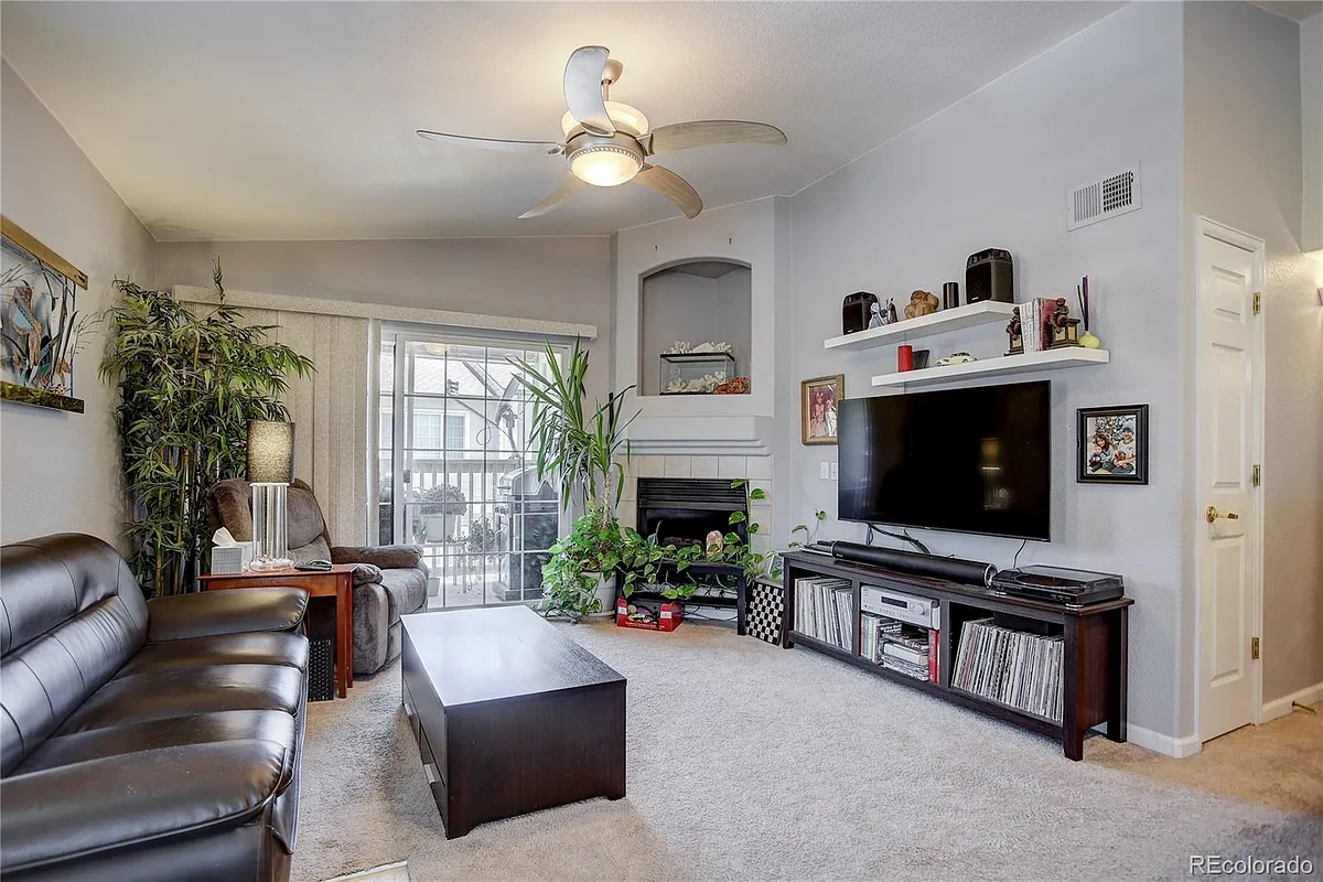 Building Photo - 1435 S Galena Way #203