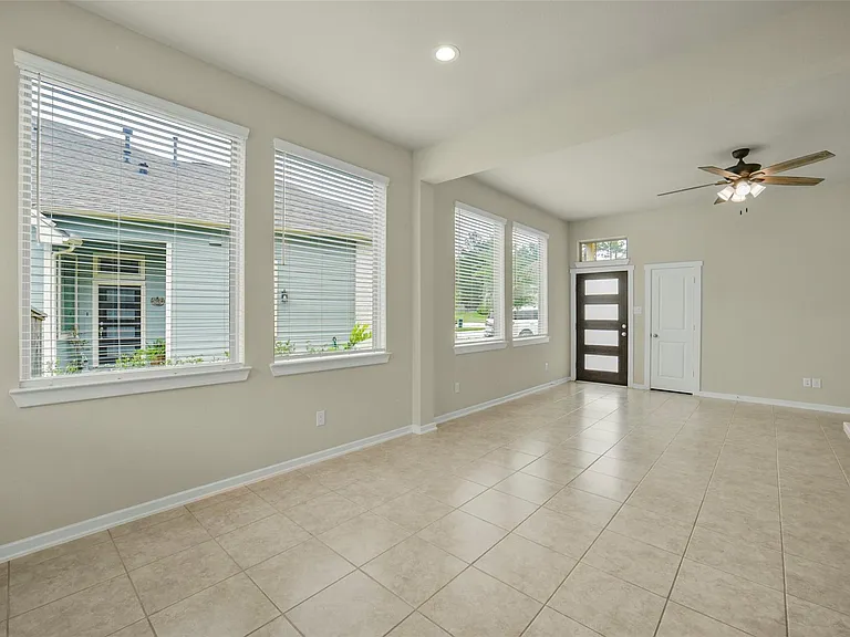 323 N Spotted Fern Dr — Photo 7