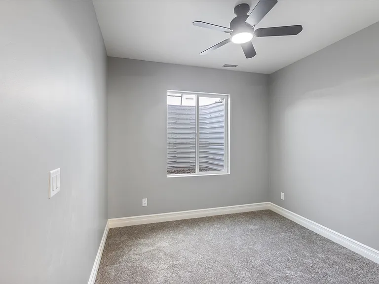 657 W 1050 S — Photo 11