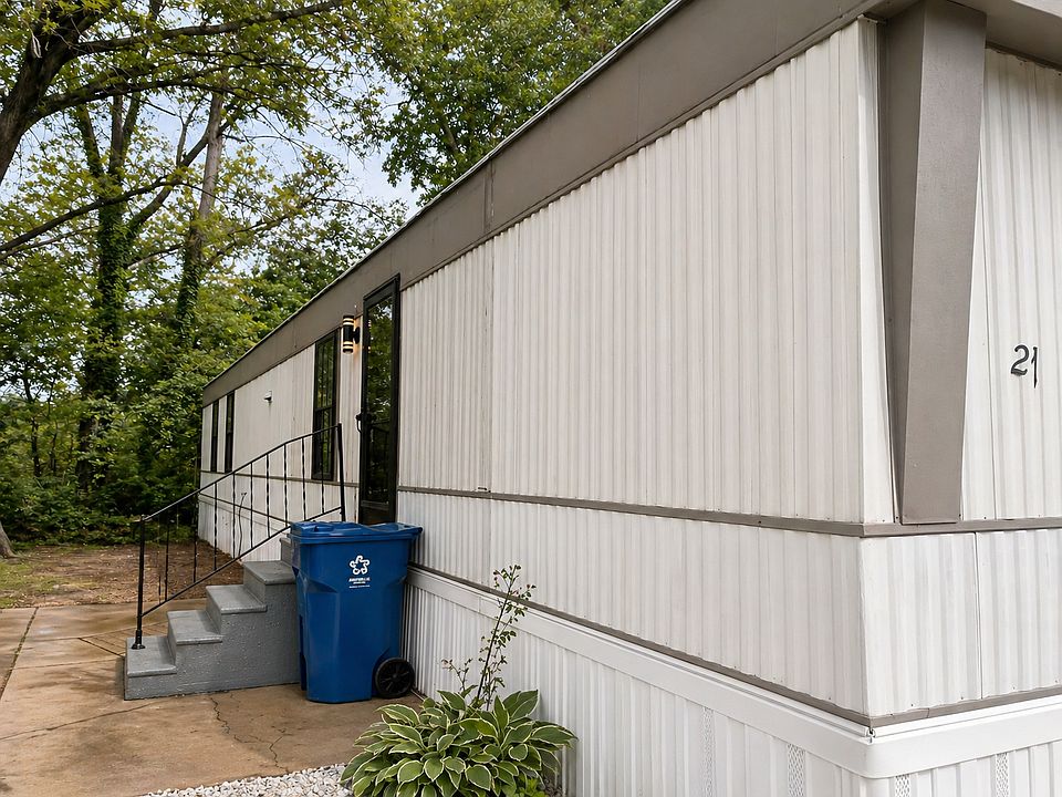 1st image of 27 Deerwood Dr