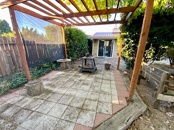 4th image of 2460 Wolf Ln