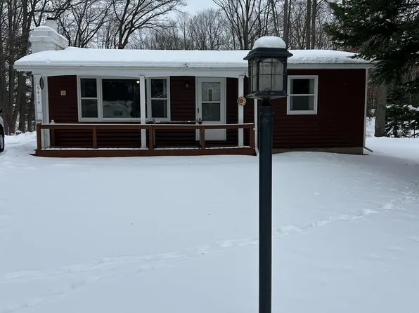 6414 Oak St, Gladwin, MI 48624