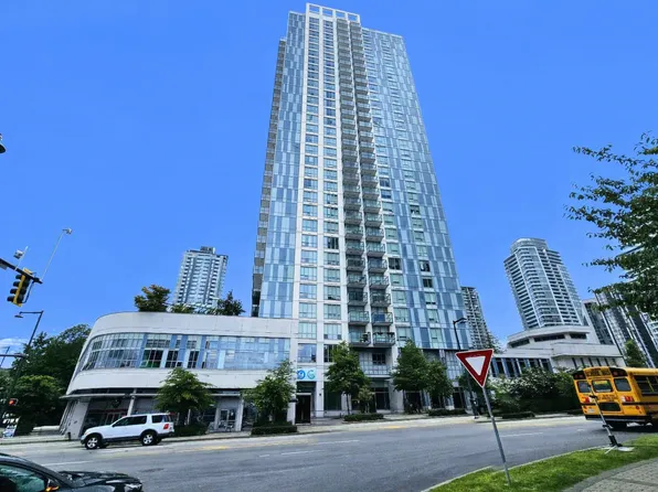 13398 104th Ave #1902, Surrey, BC V3T 1V6