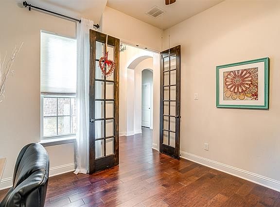 5th image of 1109 Teton Dr