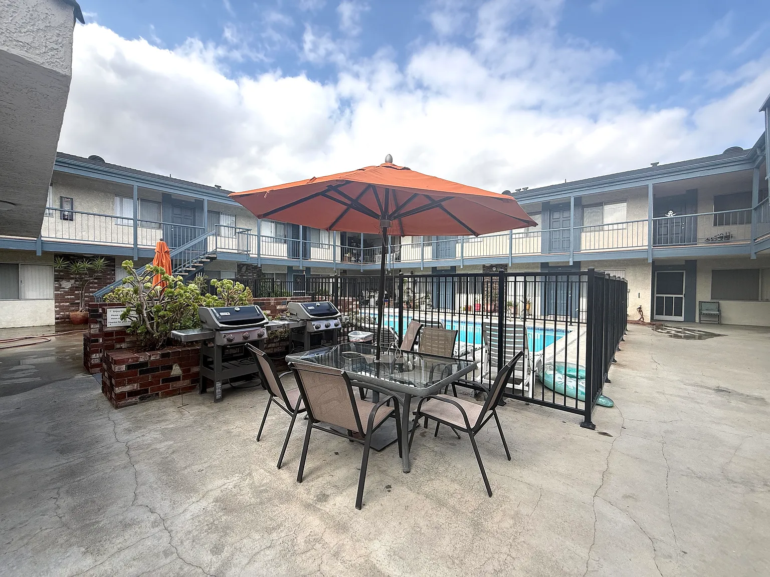 The Abbey Apartments — Photo 3