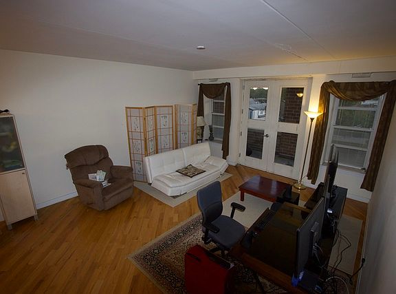 5th image of 3611 W Montrose Ave Unit 408