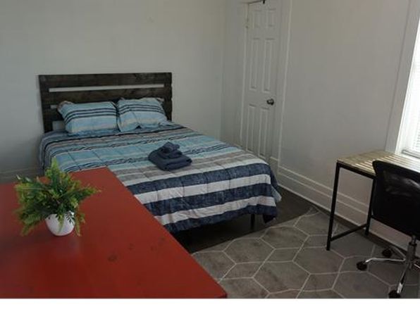 736 W 7th St #3
