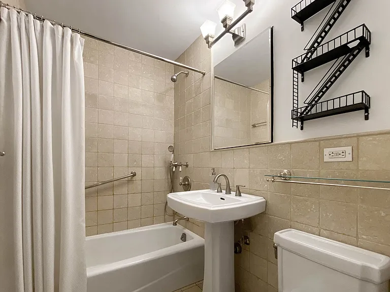 343 E 30th St #4B — Photo 6