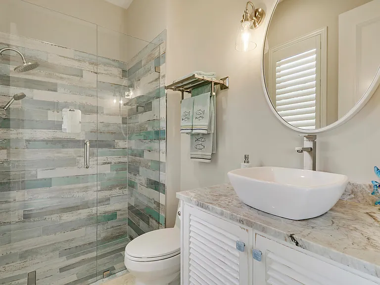18808 SE Windward Island Ln — Photo 48