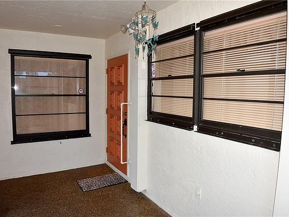 4th image of 880 Country Club Cir #46