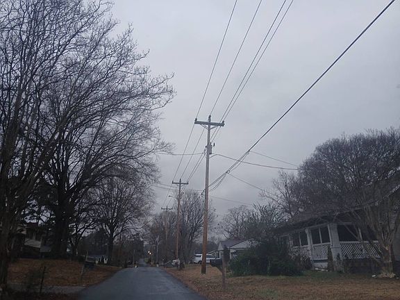 4th image of 710 Love St