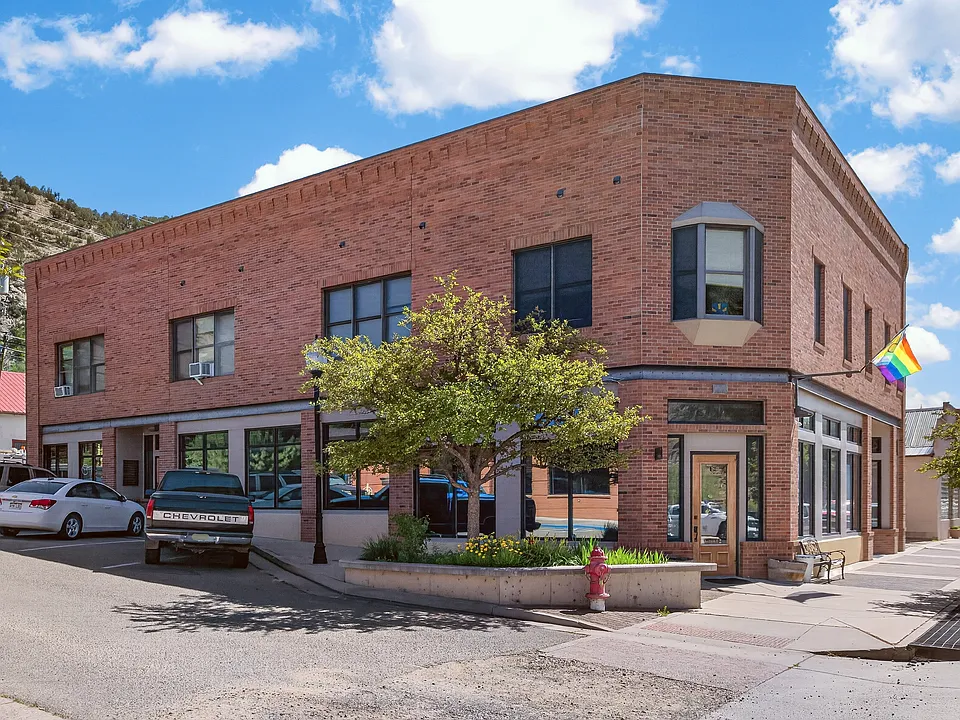 386 W Main St #6