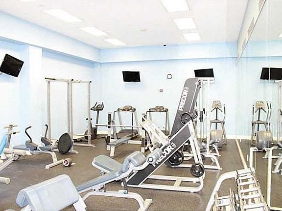 3rd image of 6917 Collins Ave Penthouse 14