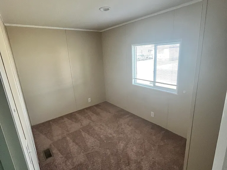 1804 N Pinewood Dr — Photo 9