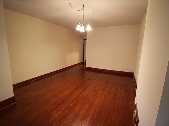 3rd image of 1010 Kirk Ave