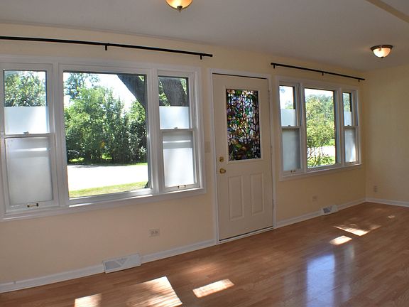 2nd image of 4806 Parkview Dr