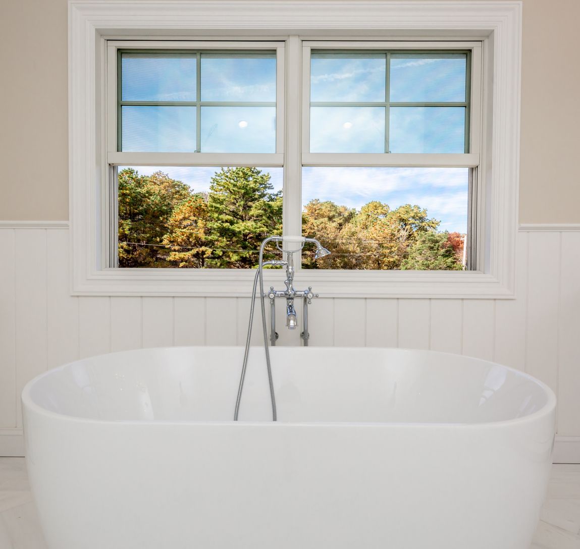  Deep Soaking Tub