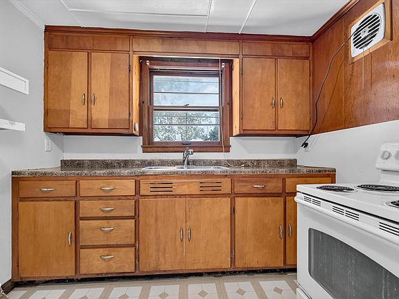 5th image of 1516 Ruth Dr