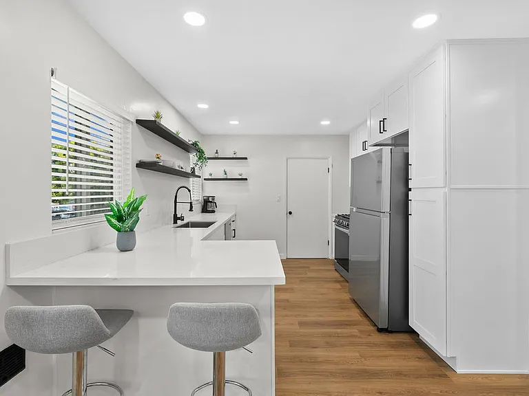 3121 Emerson St — Photo 6
