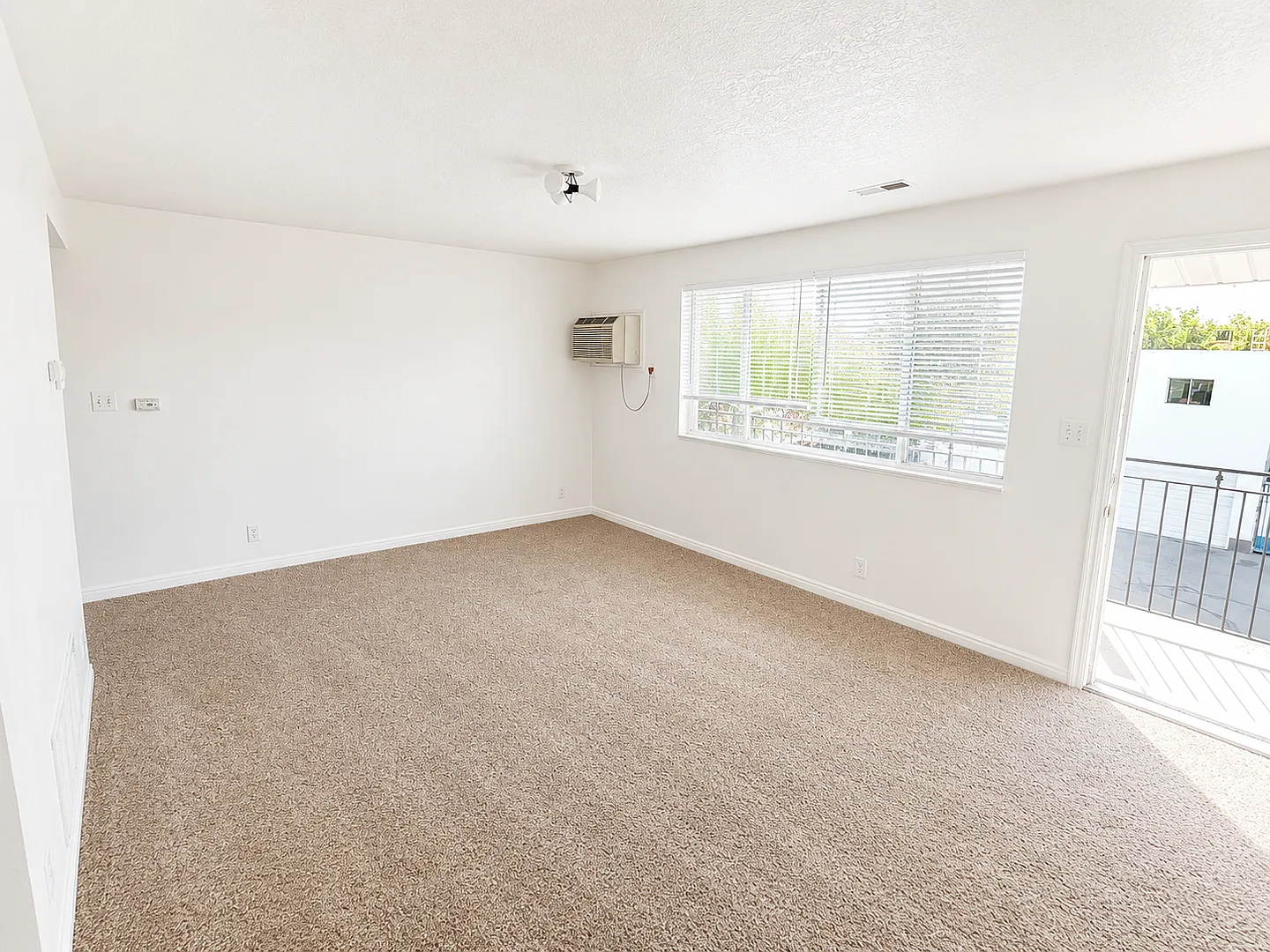 2 bed, 750 sqft, $1,095 — Photo 4