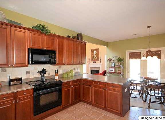 3rd image of 704 Forest Lakes Dr