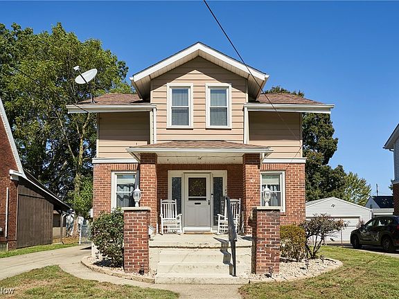 3rd image of 1473 Huguelet St