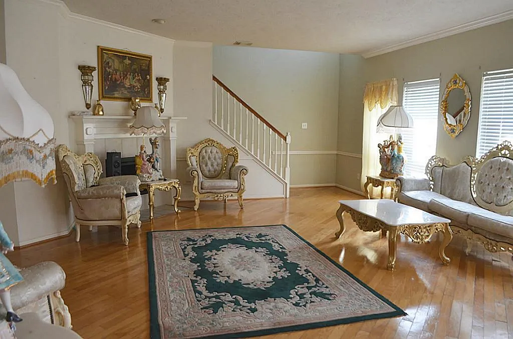 5 bed, 3.0 bath, 3487 sqft, $2,980 — Photo 3