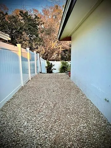 1423 Embassy Dr — Photo 8