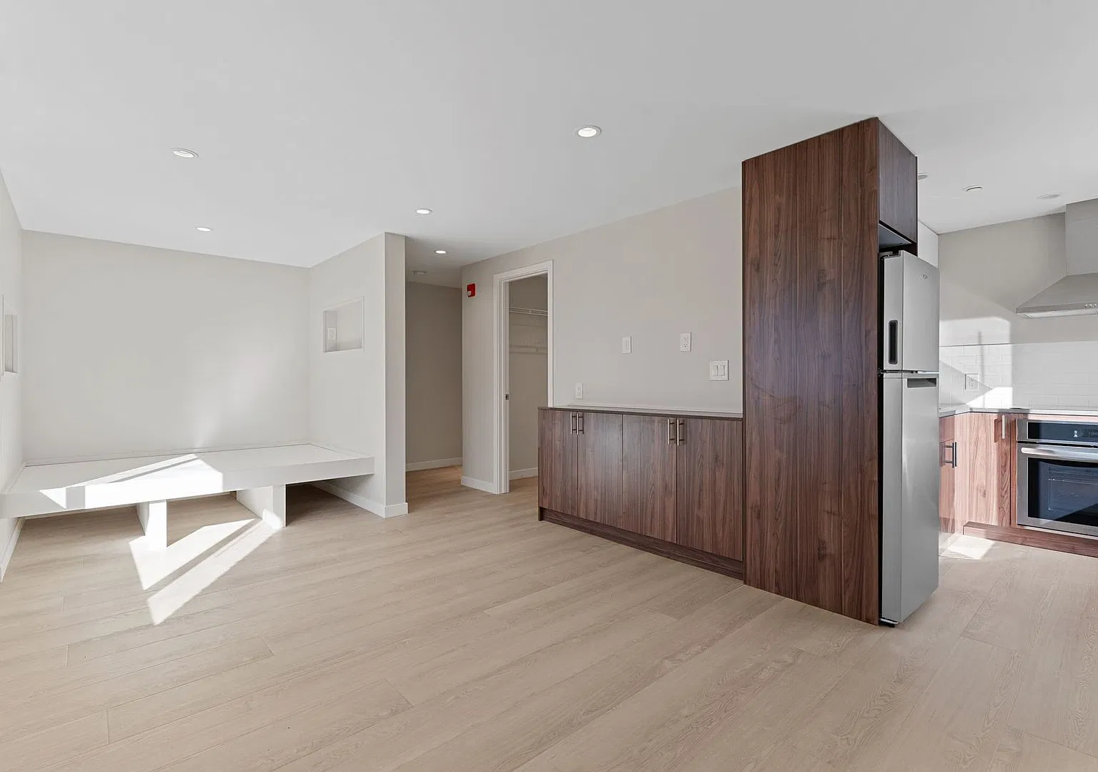 McKinnley Apartments - Luxury Studios! — Photo 1