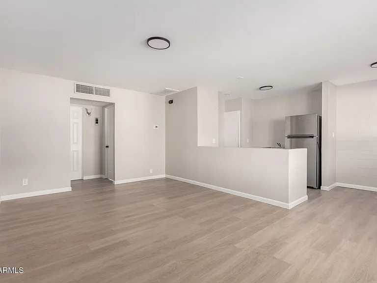 405 S Priest Dr — Photo 20