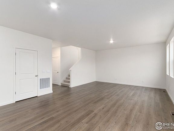 5th image of 6378 Coralbell St